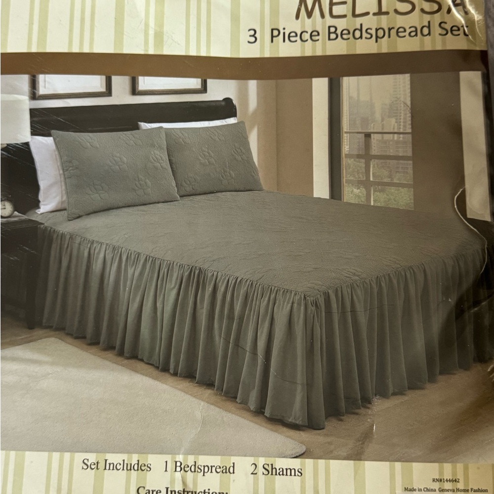 Melissa Sage Green Quilt Set